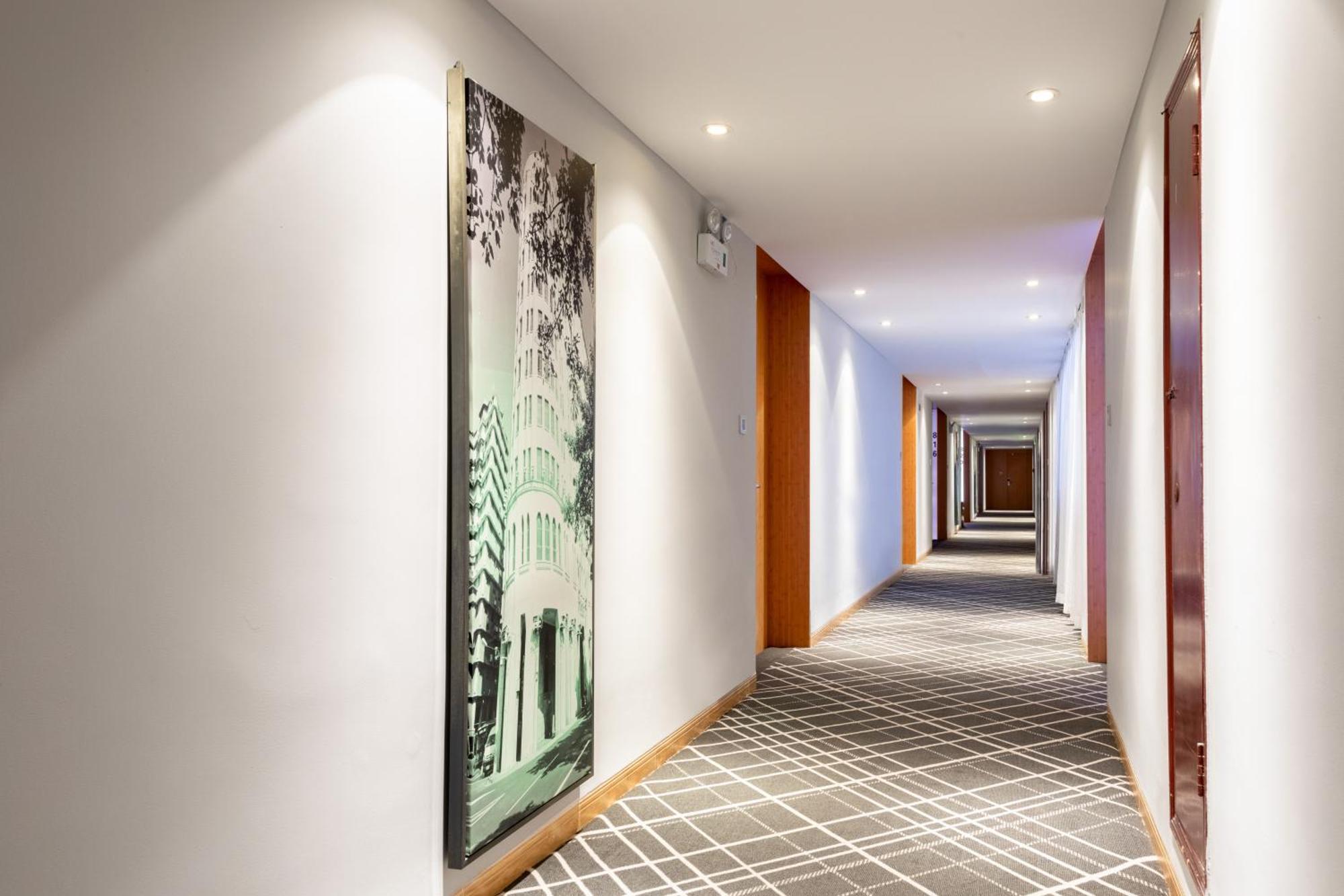 Xana Lite Hotel - Guangzhou Fangcun Huadiwan Metro Station المظهر الخارجي الصورة