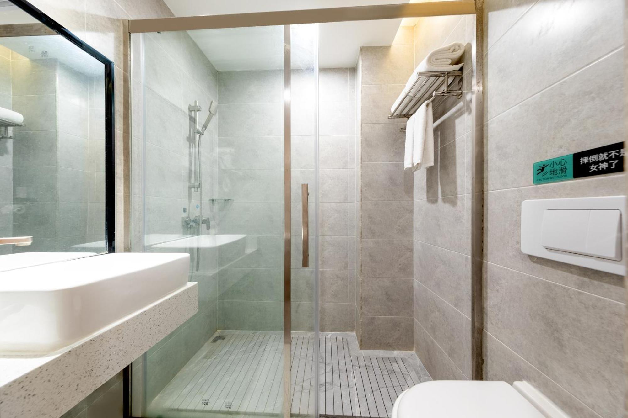 Xana Lite Hotel - Guangzhou Fangcun Huadiwan Metro Station المظهر الخارجي الصورة