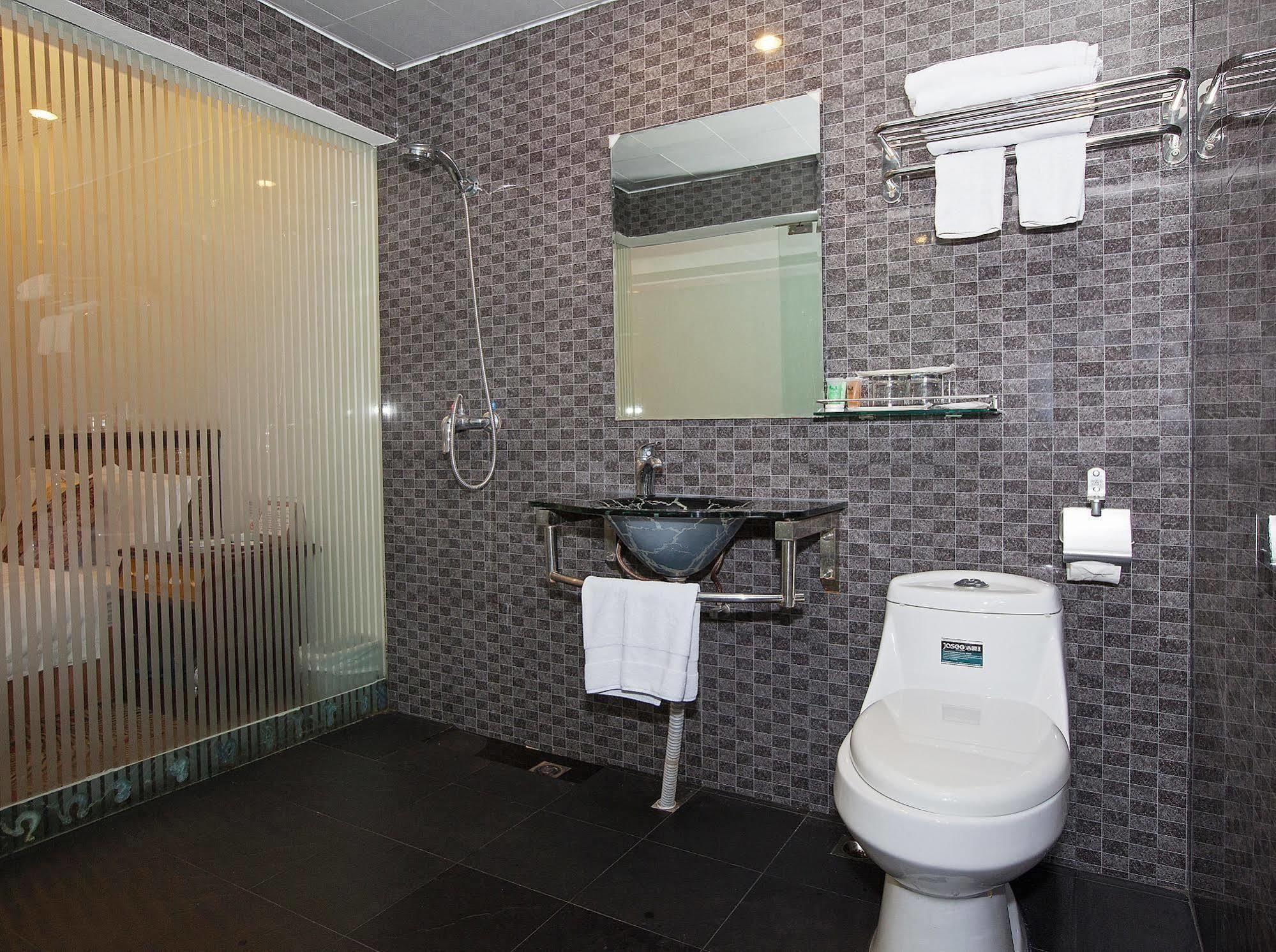 Xana Lite Hotel - Guangzhou Fangcun Huadiwan Metro Station المظهر الخارجي الصورة